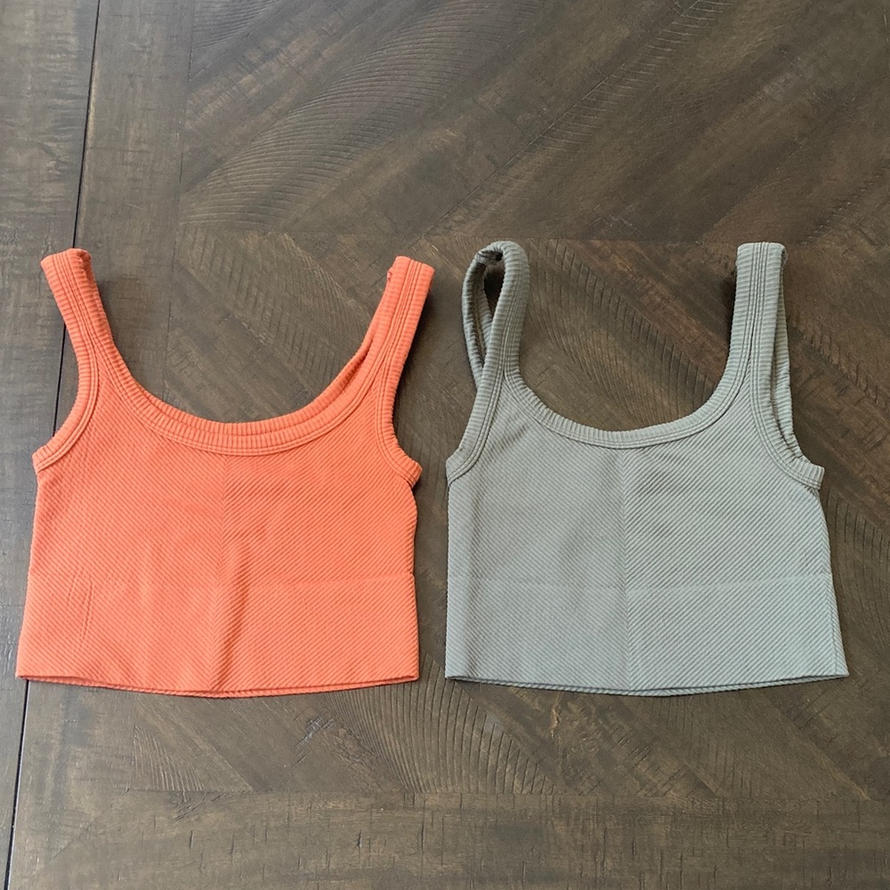 Full Tilt set of 2 tops. Green and orange